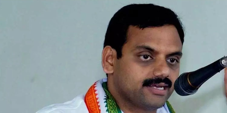 മറുനാടൻ മലയാളി: മാധ്യമ പ്രവർത്തകരുടെ വീടുകളിൽ നടക്കുന്ന  റെയ്ഡ് നാണക്കേട് – ഡീൻ കുര്യാക്കോസ്