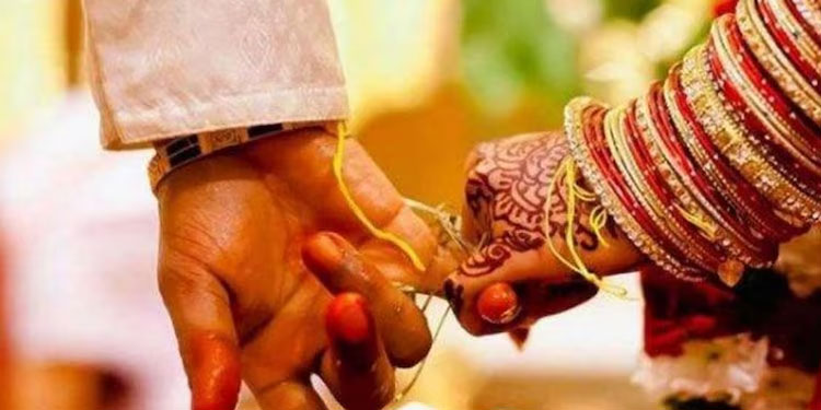 പ്രായപൂർത്തിയാകാതെ വിവാഹം: മാതാപിതാക്കൾക്കും വരനും എതിരെ കേസ്