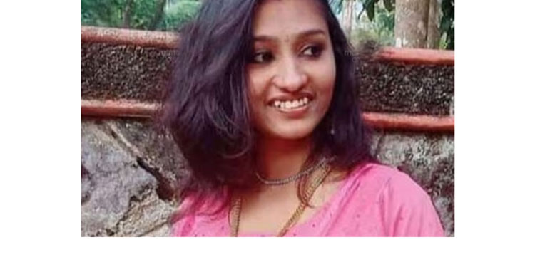 കോഴിക്കോട്ട് യുവതി ഭർതൃവീടിനു സമീപത്തെ വീട്ടുവളപ്പിലെ കുളിമുറിയിൽ മരിച്ചനിലയിൽ