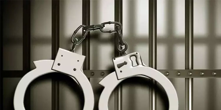 പൊ​ലീ​സി​ന്‍റെ മി​ന്ന​ൽ പ​രി​ശോ​ധ​ന; 190 കു​റ്റ​വാ​ളി​ക​ൾ വ​ല​യി​ൽ