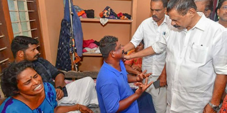 ബിജെപിക്കാർ കുത്തിക്കൊന്ന അമ്പാടിയുടെ വീട് സന്ദർശിച്ച് എം വി ഗോവിന്ദൻ