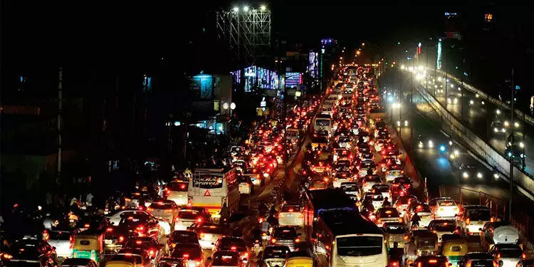 ബംഗളൂരു നഗരത്തിലെ ട്രാഫിക് പ്രശ്നങ്ങൾക്ക് ഹെൽപ് ലൈൻ 112