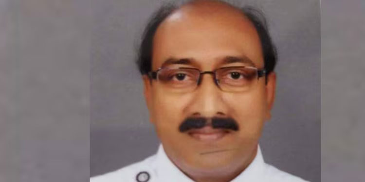 തിരുവനന്തപുരത്ത് ലോറിയുടെ പിന്നിൽ ബൈക്കിടിച്ച് അപകടം: വൈദികൻ മരിച്ചു