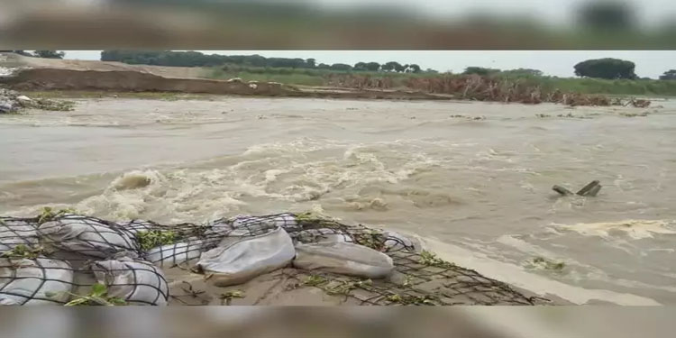 ബിഹാറിൽ നദികൾ കരകവിഞ്ഞു : ജലനിരപ്പ് അപകടനിലയിലേക്ക്