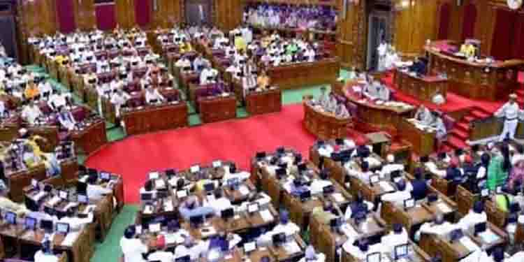 മൊബൈല്‍ ഫോണ്‍ പാടില്ല, പേപ്പര്‍ കീറരുത്, ഉറക്കെ ചിരിക്കരുത്; എംഎല്‍എമാര്‍ക്ക് യുപി നിയമസഭയില്‍ പുതിയ ചട്ടങ്ങൾ