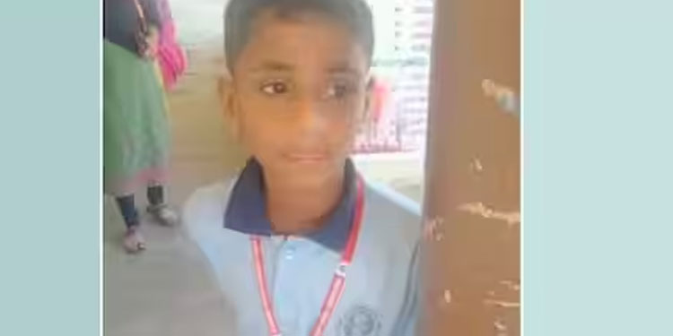 സ്കൂൾ മുറ്റത്ത് കളിച്ചുകൊണ്ടിരുന്ന കുട്ടിയെ ആക്രമിച്ച് തെരുവ് നായ; ഇടുപ്പിന് കടിയേറ്റു, ആശങ്കയോടെ നാട്