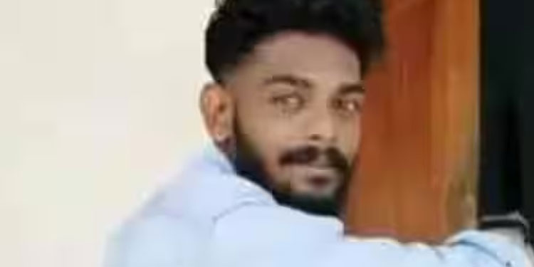 വള്ളത്തില്‍ നില്‍ക്കുമ്പോള്‍ കാല്‍ വഴുതി വീണു; കായലില്‍ കാണാതെയായ യുവാവിന് വേണ്ടി തെരച്ചിലില്‍ തുടരും
