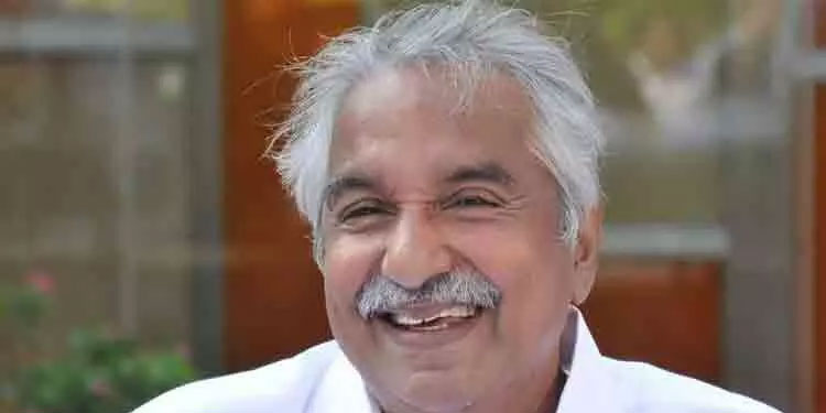 ഉമ്മൻ ചാണ്ടിയുടെ കല്ലറയിൽ വ്യത്യസ്ത പ്രാർഥനരീതികൾ; വിമർശനങ്ങൾ തള്ളി കുടുംബവും സഭയും