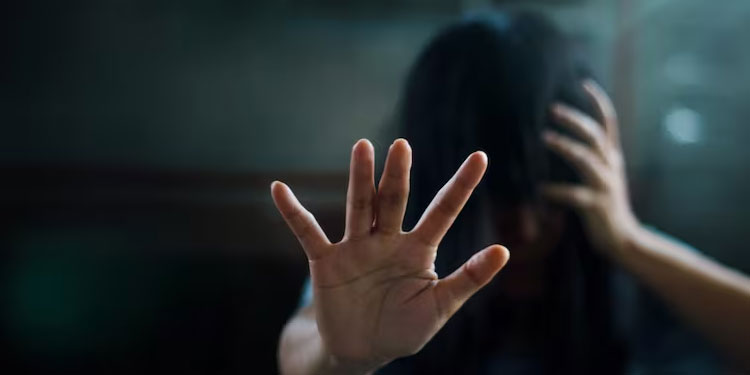 ലൈംഗികബന്ധം സമ്മതിച്ചില്ല; 18കാരിയുടെ തല അടിച്ചുപൊട്ടിച്ച് ‘കാസ്റ്റിങ് ഡയറക്ടർ’