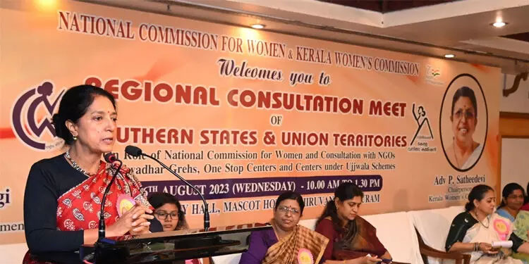 സ്ത്രീകള്‍ക്കെതിരായ ആക്രമണം പ്രതിരോധിക്കുന്നതില്‍ പൊതുജനാഭിപ്രായ രൂപീകരണം നിര്‍ണായകമെന്ന് മീനാക്ഷി നെഗി