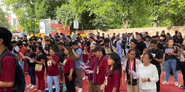മണിപ്പൂരിൽ സമാധാനമുണ്ടാകാൻ പ്രത്യേക ഭരണം മാത്രമാണ് പരിഹാരം: ഡൽഹിയിൽ പ്രതിഷേധവുമായി ഗോത്രവർഗ സ്ത്രീകൾ
