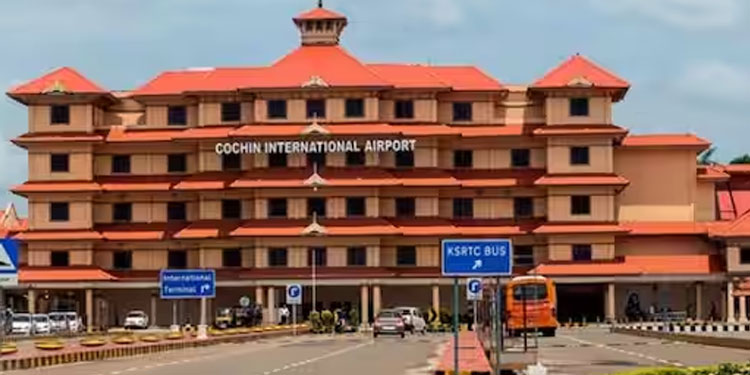 നെടുമ്പാശ്ശേരി രാജ്യാന്തര വിമാനത്താവളത്തിൽ സ്വർണ്ണവേട്ട ; പിടിച്ചെടുത്തത് 666 ഗ്രാം സ്വർണ്ണം