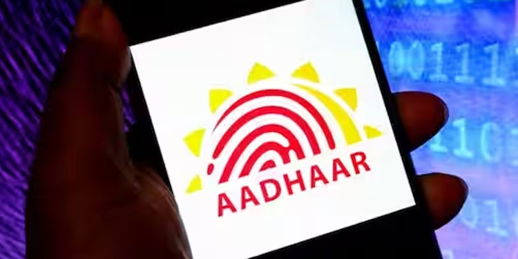 ആധാർ കാർഡ് നഷ്ടമായോ? ഇനി ഒട്ടും ടെൻഷൻ വേണ്ട, പുതിയ പിവിസി കാർഡ് ലഭിക്കാനായി ഇങ്ങനെ ചെയ്താൽ മതി; വിശദാംശങ്ങൾ