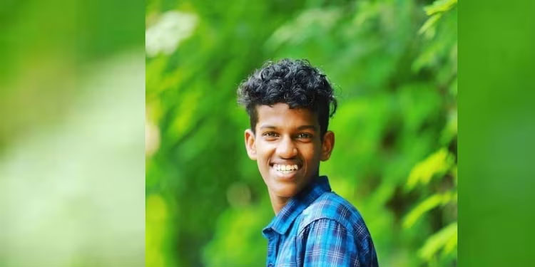 ചേർത്തലയിൽ മണ്ണുമാന്തി യന്ത്രം ഇടിച്ച് ബൈക്ക് യാത്രികൻ മരിച്ചു