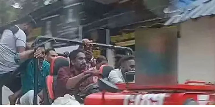 ജീപ്പിന്‍റെ ബോണറ്റില്‍ കുട്ടിയെ ഇരുത്തി ഓണാഘോഷം; ഡ്രൈവർ കസ്റ്റഡിയിൽ
