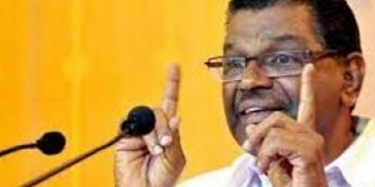 വിധി വരുന്നത് വരെ നിഖില്‍ പൈലി നിരപരാധി: കൊലക്കേസ് പ്രതിയെ ന്യായീകരിച്ച് തിരുവഞ്ചൂര്‍ രാധാകൃഷ്ണന്‍