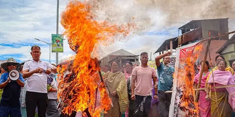മണിപ്പൂരിലെ ബിഷ്ണാപൂരിൽ വീണ്ടും സംഘർഷം ; മൂന്ന് പേർ കൊല്ലപ്പെട്ടു