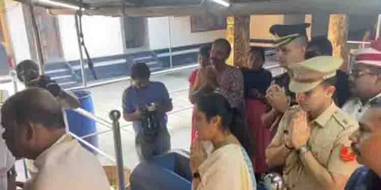 പ്രധാനമന്ത്രിക്കായി ചക്കുളത്തുകാവില്‍ പ്രത്യേക പൂജ നടത്തി പശ്ചിമ ബംഗാൾ ഗവർണർ