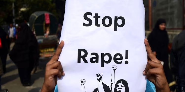 മകൾ പോയത് പരീക്ഷയ്ക്ക്, ഉജ്ജയിനിലെന്ന് മനസിലായത് ദൃശ്യങ്ങളിൽനിന്ന്: പീഡനത്തിന് ഇരയായ പെൺകുട്ടിയുടെ പിതാവ്