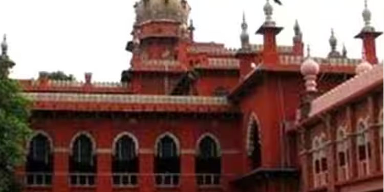 മുഖ്യമന്ത്രിയെ നിർബന്ധിക്കാനാകില്ല, തീരുമാനിക്കട്ടെയെന്ന് ഹൈക്കോടതി; ‘വകുപ്പില്ലാ മന്ത്രിയായി ബാലാജി തുടരണോ’?