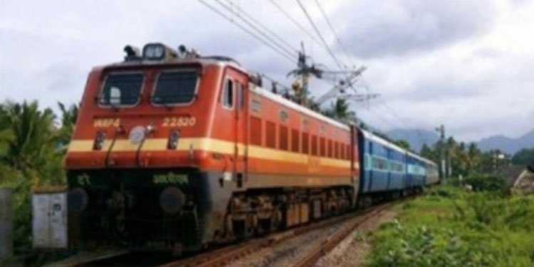 യാത്രക്കാരുടെ പ്രതിഷേധം ഫലം കണ്ടു ; 4 അൺ റിസർവ്ഡ് എക്സ്പ്രസുകളിൽ കോച്ച് കൂട്ടി