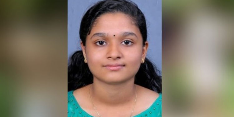 കൊച്ചിയിൽ യുവാവിന്റെ വെട്ടേറ്റ് ചികിത്സയിലായിരുന്ന പെൺകുട്ടി മരിച്ചു