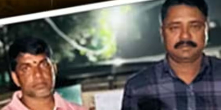 കേരളത്തിലേക്ക് കര്‍ണാടക മദ്യം കടത്താൻ ശ്രമം ; 172.8 ലിറ്ററുമായി കാര്‍ യാത്രികര്‍ അറസ്റ്റില്‍