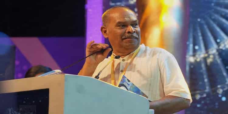 പ്രതിമ കണ്ടാൽ പ്രലോഭനമെങ്കിൽ സ്ത്രീയെ കണ്ടാൽ എന്ത് തോന്നും ; അലൻസിയറിനെതിരെ ഉമ തൊമസ്