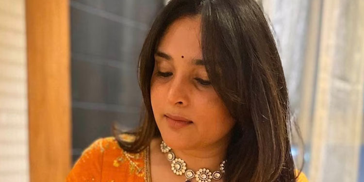 ദിവ്യ സ്പന്ദന അന്തരിച്ചെന്ന് വ്യാജ പ്രചാരണം; യാത്രയിലാണെന്ന് കുടുംബം