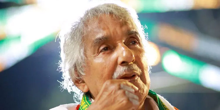 സോ​ളാ​ർ കേ​സ്: ഉ​മ്മ​ൻ ചാ​ണ്ടി​യെ കുറ്റമുക്തനാക്കിയ റിപ്പോർട്ട് കോടതി അംഗീകരിച്ചു