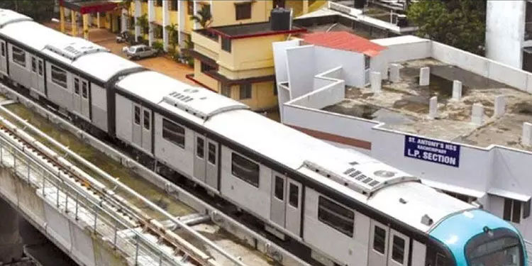 കാ​ക്ക​നാ​ട്ടേ​ക്ക് മെട്രോ റെയിൽ സ്ഥല വില നൽകാൻ 25 കോടി ആവശ്യപ്പെട്ട് എറണാകുളം ജില്ല ഭരണകൂടം