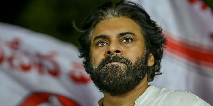 ചന്ദ്രബാബു നായിഡുവിനൊപ്പം പവൻ കല്യാൺ; ടിഡിപിയുമായി സഖ്യമുണ്ടാക്കുമെന്ന് ജനസേന