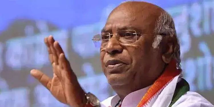 ആർ.എസ്.എസിലെ ആരെങ്കിലും സ്ത്രീശാക്തീകരണത്തിനായി എപ്പോഴെങ്കിലും പ്രവർത്തിച്ചിട്ടുണ്ടോ – മല്ലികാർജുൻ ഖാർഗെ