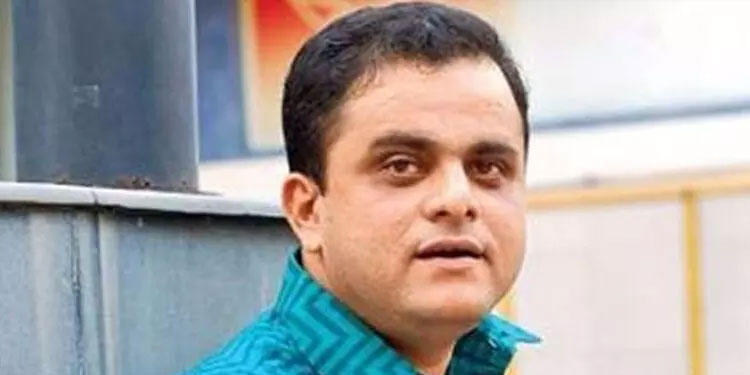 ഗവർണർ രാജ്ഭവനിലെ ആത്മാവില്ലാത്ത കവിയെന്ന് പരിഹസിച്ച് ബംഗാൾ മന്ത്രി