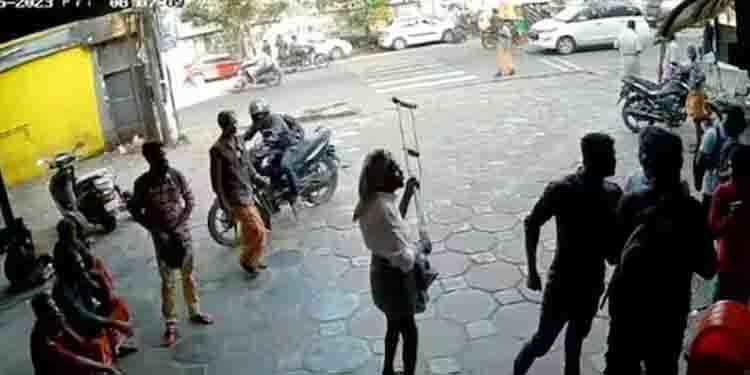 കഞ്ചാവ് വില്‍പന പോലീസില്‍ വിവരമറിയിച്ചതിന് യുവാവിന് ക്രൂര മര്‍ദനം