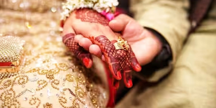 വിവാഹശേഷം ചുരുങ്ങിയ കാലത്തിനുള്ളില് തന്നെ പ്രശ്നങ്ങള് തുടങ്ങുന്നു; കൗണ്സിലിങ് അനിവാര്യമെന്ന് വനിത കമ്മീഷന്