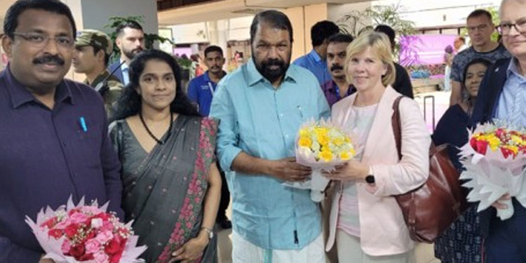 വിദ്യാഭ്യാസ രംഗം: വിശദമായ ചര്‍ച്ച നടത്താന്‍ ഫിന്‍ലാന്‍ഡ് സംഘം കേരളത്തില്‍; മന്ത്രി ശിവന്‍കുട്ടി സ്വീകരിച്ചു