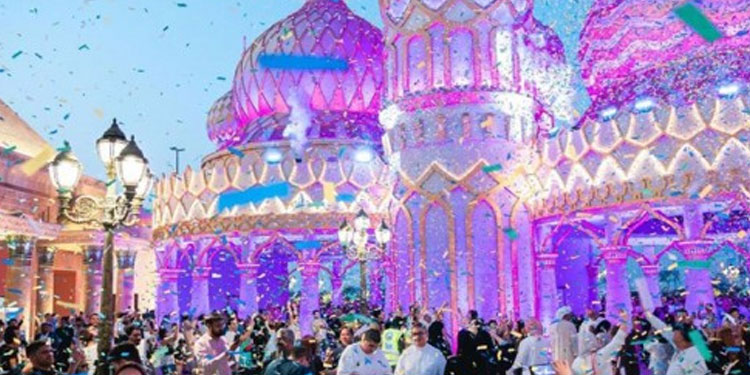 സന്ദർശകരെ സ്വാഗതം ചെയ്‌ത് ദുബായ്‌ ഗ്ലോബൽ വില്ലേജ്