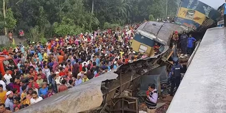 ബം​ഗ്ലാദേശിൽ പാസഞ്ചർ ട്രെയിനും ​ഗുഡ്സ് ട്രെയിനും കൂട്ടിയിടിച്ചു; 15 മരണം, നിരവധിപേർക്ക് പരിക്ക്