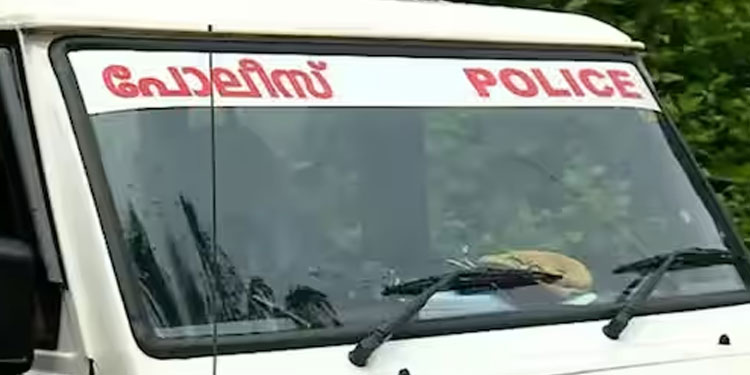 മദ്യ ലഹരിയിൽ നിരന്തരം ശല്യം; മകനെ വെട്ടിക്കൊന്ന കേസിൽ അമ്മ അറസ്റ്റിൽ