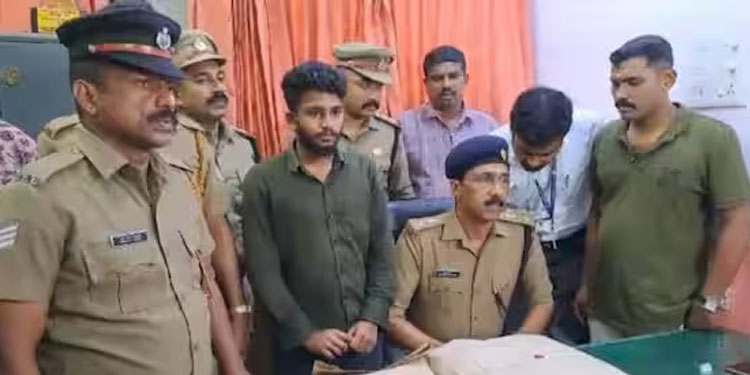 തായ്‍ലന്‍ഡില്‍ നിന്നെത്തിച്ച ‘ഫാബുല്ലസോ’ കണ്ടെടുത്തത് ലോഡ്ജില്‍; കടത്ത് വിമാനമാര്‍ഗം; കേരളത്തില്‍ ഇതാദ്യം