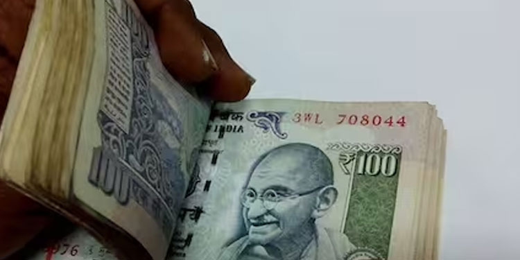 ഡ്രൈവിങ് ലൈസൻസ് ചോദിച്ചപ്പോൾ നമ്പർ എഴുതി നൽകി, വൈകിട്ട് ക്വാർട്ടേഴ്സില്‍ വരണം; സങ്കടം പറ‌ഞ്ഞപ്പോൾ ഡിസ്കൗണ്ടും