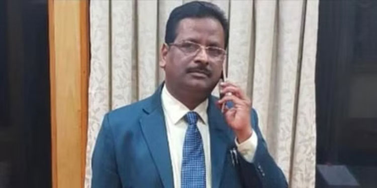 മണിപ്പൂർ ഹൈക്കോടതി ആക്ടിംഗ് ചീഫ് ജസ്റ്റിസ് സ്ഥാനം ; ജസ്റ്റിസ് എംവി മുരളിധരനെ മാറ്റി