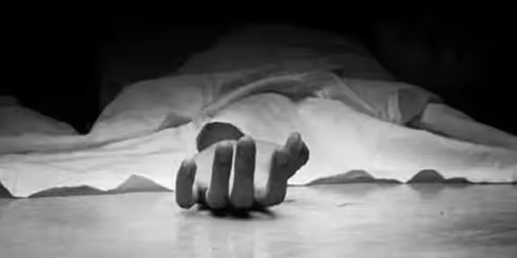 ബിവറേജസ് ഔട്ട്ലെറ്റിന് മുന്നില്‍ യുവാവ് മരിച്ച നിലയില്‍, ആളെ തിരിച്ചറിഞ്ഞില്ല