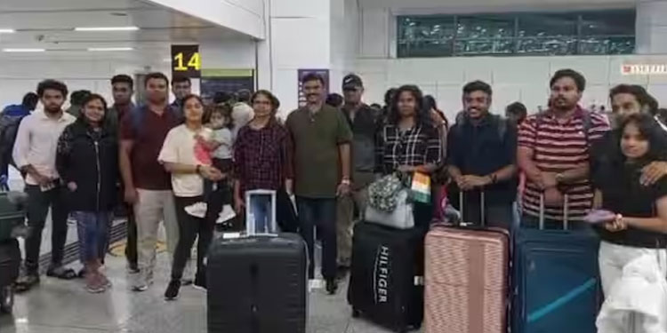 ആശ്വാസ തീരത്ത് ഓപ്പറേഷൻ അജയ്: മൂന്നാമത്തെ വിമാനവും എത്തി; 198 പേരിൽ 18 മലയാളികൾ