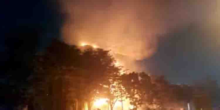 ബംഗളൂരുവില്‍ ഐടി കമ്പനി പ്രവര്‍ത്തിച്ചിരുന്ന നാല് നില കെട്ടിടം ഷോർട്ട് സർക്യൂട്ടിനെ തുടര്‍ന്ന് കത്തിയമര്‍ന്നു