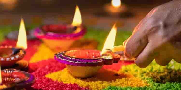 ഇന്ന് ദീപാവലി; ദീപാലംകൃതമായി നാടും നഗരവും