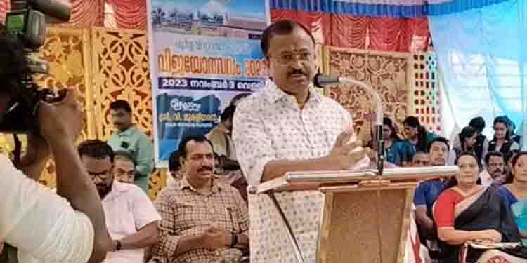 വിജയശതമാനം അഭിമാന പ്രശ്നമാവരുത് ; വിദ്യാർത്ഥികളുടെ ഭാവിയ്ക്കാവണം മുന്തൂക്കം : വി മുരളീധരൻ