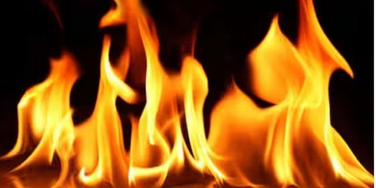 വീട് മുഴുവനായും ‘തീ വിഴുങ്ങി’; പിതാവ് ശ്വാസംമുട്ടിയും മകള്‍ പൊള്ളലേറ്റും മരിച്ചു, ഞെട്ടലില്‍ ഷാര്‍ജ നിവാസികള്‍