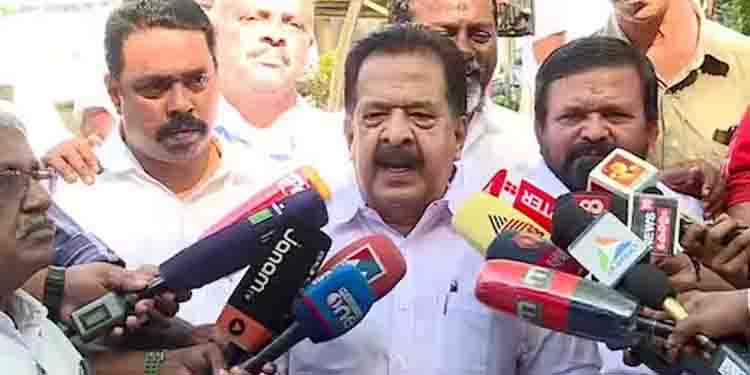 കമ്മ്യൂണിസ്റ്റ് പാർട്ടി ഇപ്പോൾ അവസരവാദ പാർട്ടി, ലീഗിനെ ചാക്കിട്ട് പിടിക്കുകയാണ് ലക്ഷ്യം ; രമേശ് ചെന്നിത്തല